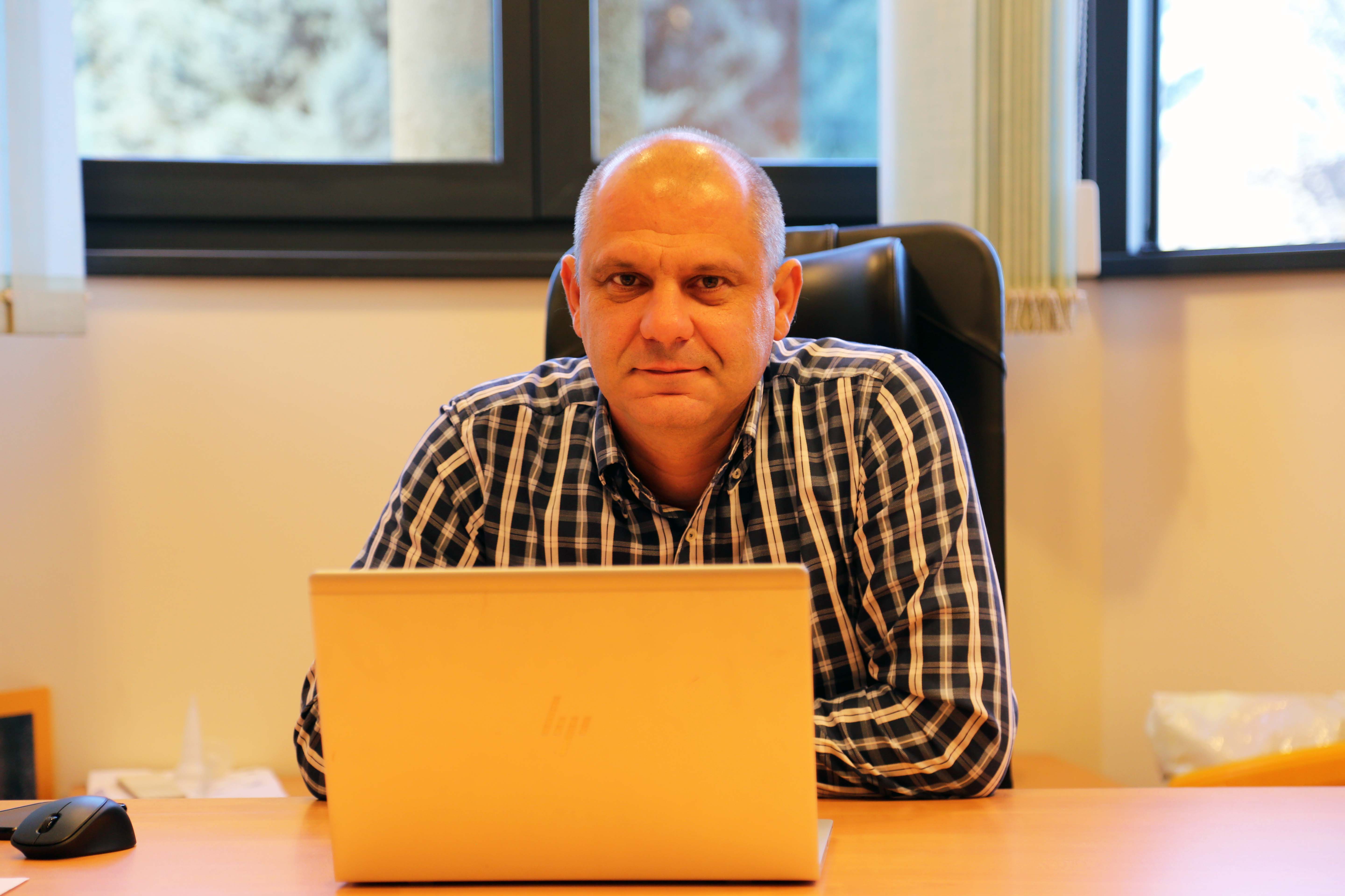 Anđelko Šereg - Prodajno tehnički savjetnik za ETICS sustave Anđelko Šereg - Prodajno tehnički savjetnik za ETICS sustave